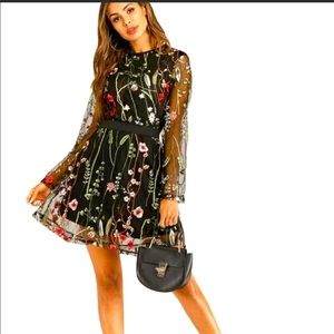 ELEGANT BLACK FLORAL DRESS